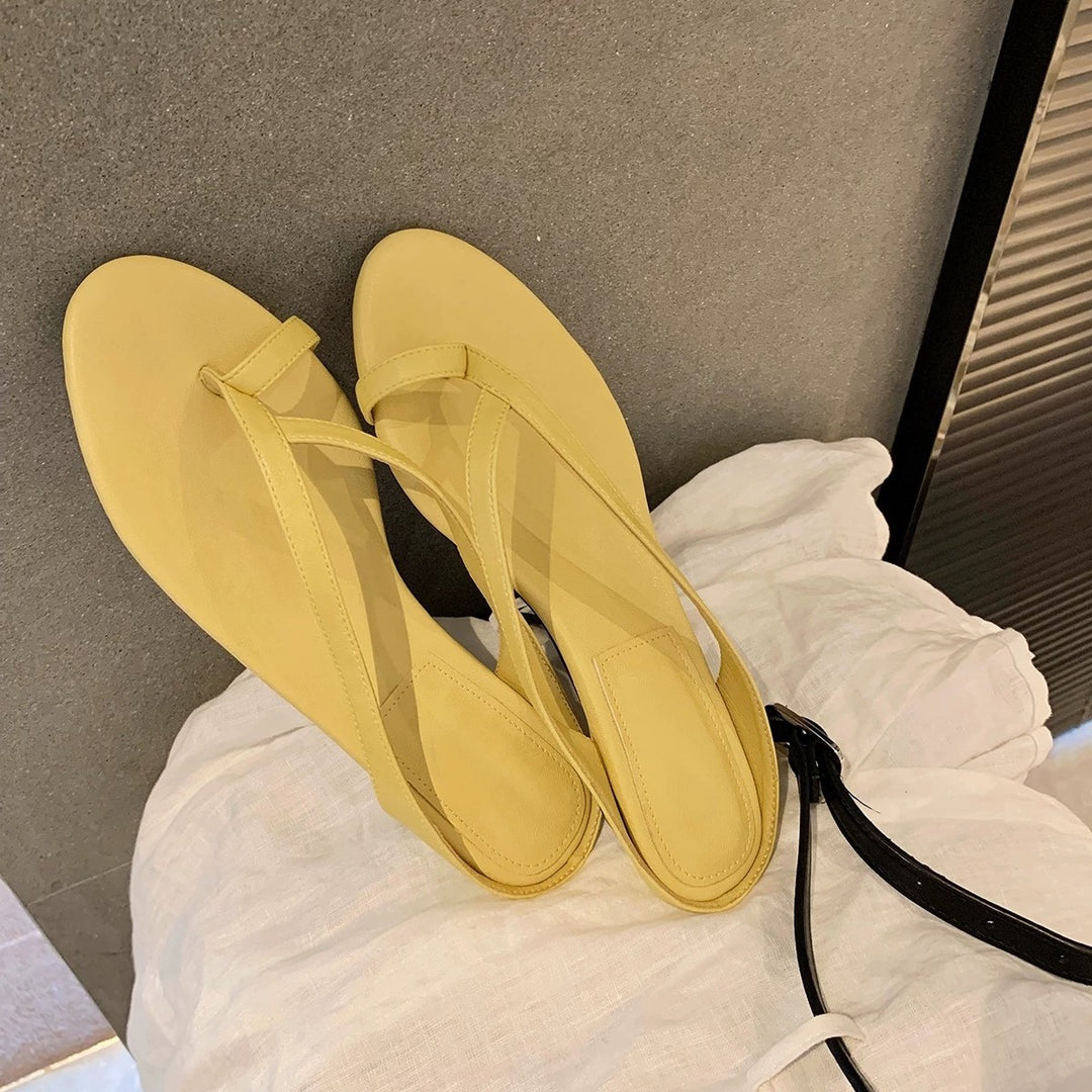 Damen Zehentrenner-Sandalen mit elegantem Riemendesign und flexiblem Fußbett EB