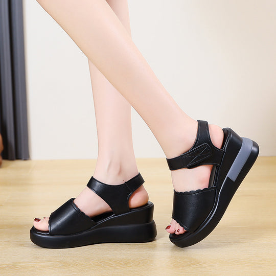 Damen Wedge-Sandalen mit komfortablem Fußbett und elegantem Riemendesign EB