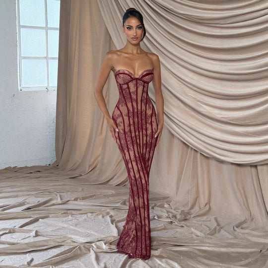 Damen Elegantes Spitzenabendkleid mit taillierter Silhouette und satinierter Unterlage EB