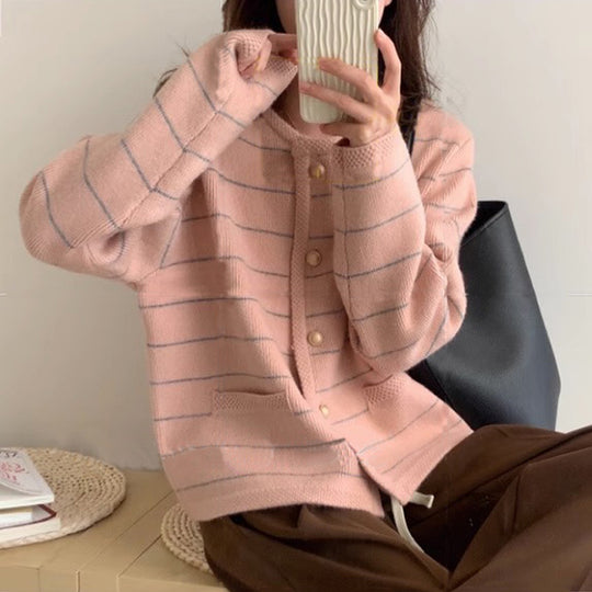 Damen gemütlicher Cardigan mit feinen Streifen und praktischen Taschen EB