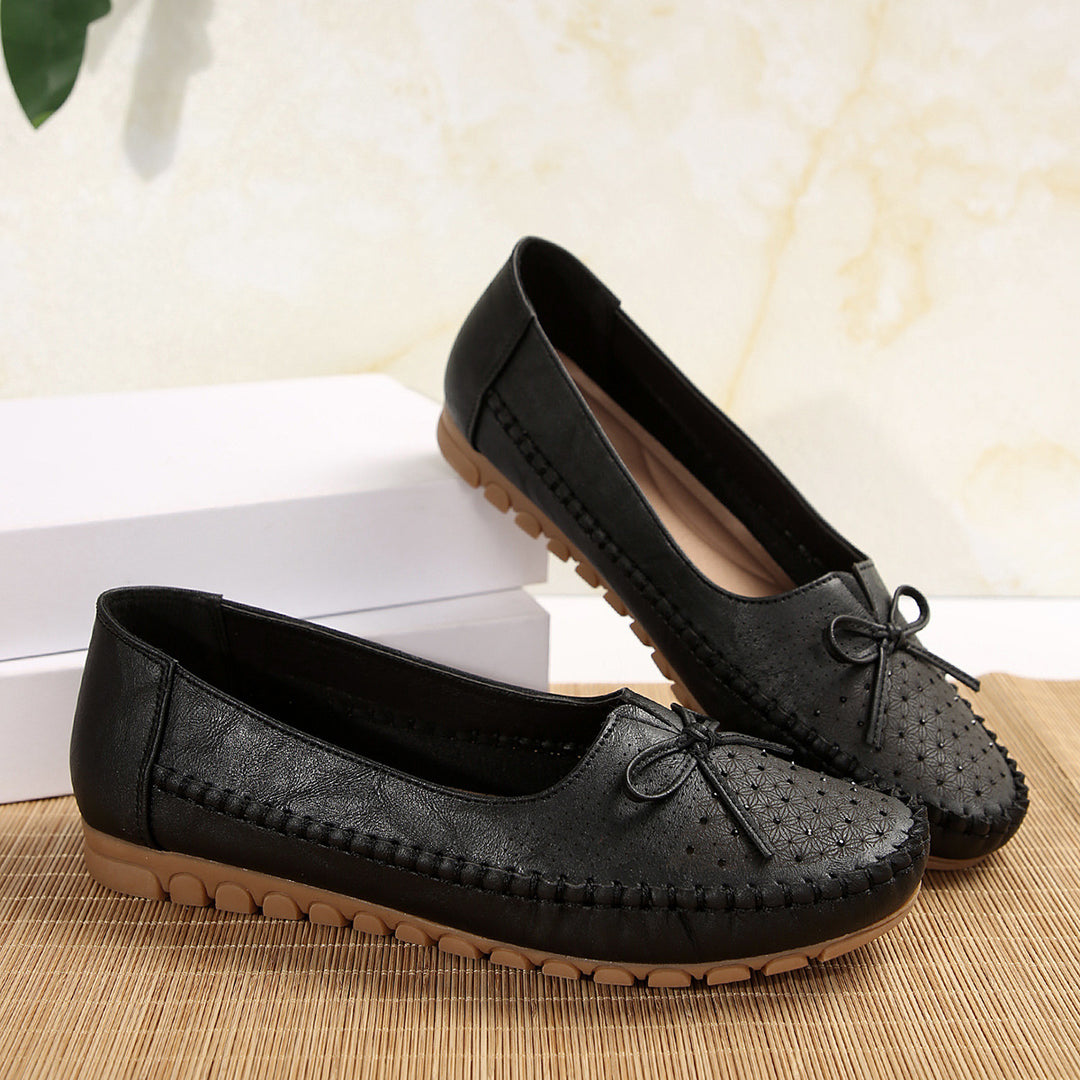 Damen Mokassin-Schuhe mit perforiertem Design und eleganter Schnalle EB
