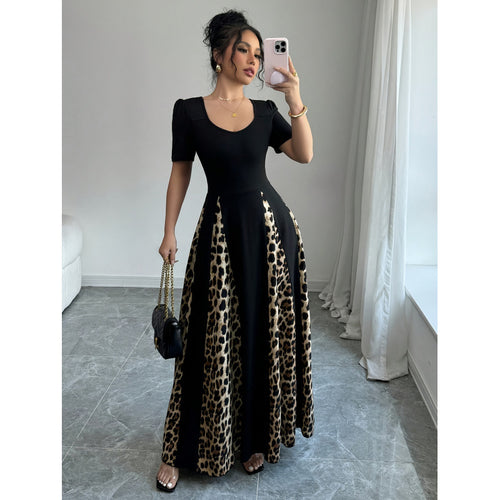 Damen Maxikleid mit elegantem Schnitt und modischem Tiermuster EB