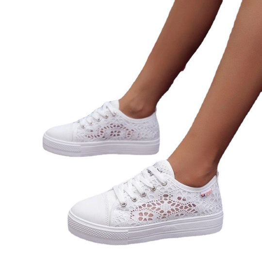 Damen Sneaker mit filigranem Spitzenmuster EB