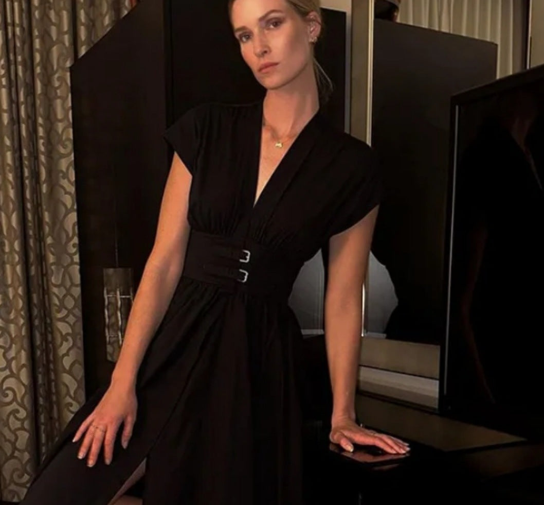 Damen Maxikleid im zeitlosen Schnitt mit verkürztem Oberteil und eleganter Taillenbetonung EB