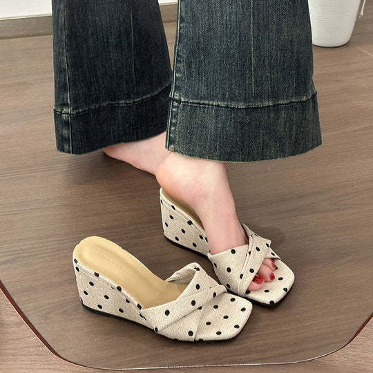 Damen Komfortable Wedge-Pantoletten mit geflochtenem Design EB