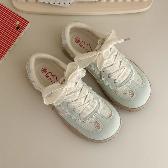 Damen Modische Sneaker mit floralen Akzenten und luxuriösem Spitzen-Design EB