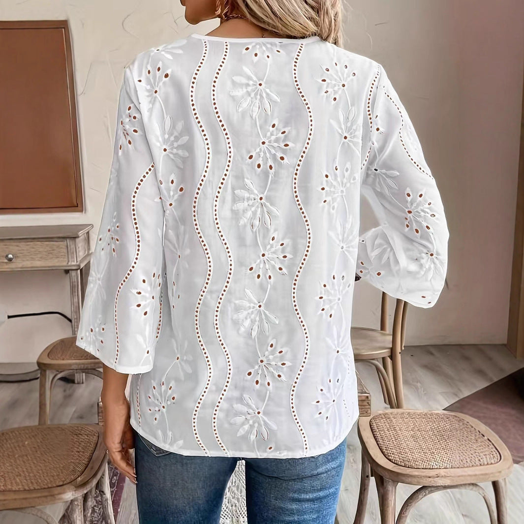 Damen Bluse mit aufwendigem Stickmuster und feinen Details EB