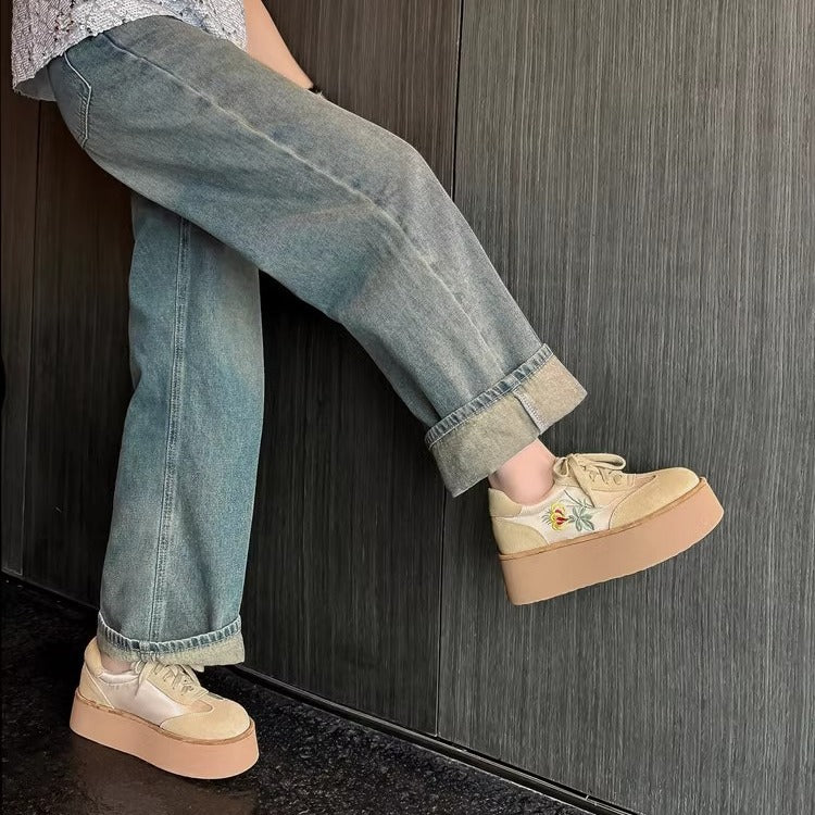 Damen modische Plateau-Sneaker mit floralen Applikationen und dämpfendem Fußbett EB