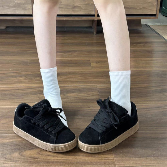 Damen Sneakers aus weichem Nubukleder mit rutschfester Gummisohle EB