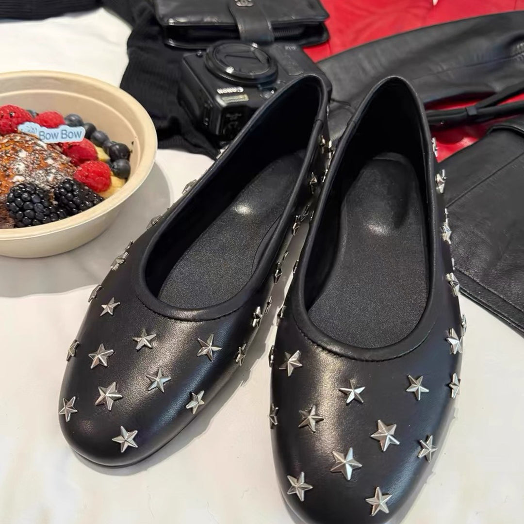 Damen Ballerinas mit luftiger Lochmusterung und trendigen Punkten EB