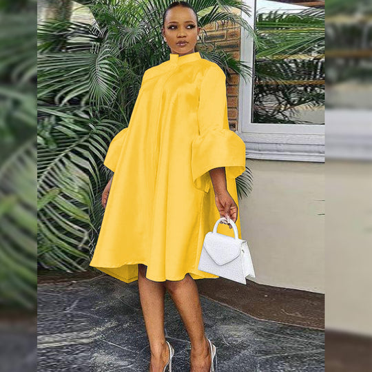 Damen Oversize Kleid mit trompetenförmigen Ärmeln und hohem Kragen EB