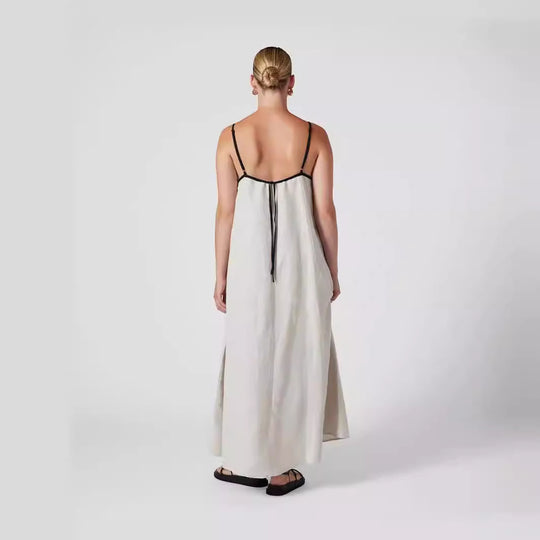 Damen luftiges Maxikleid mit feinen Trägern und sorgenlosem Schnitt EB