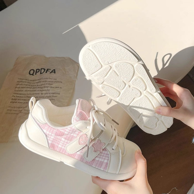 Damen Bequeme Sneaker mit praktischen Klettverschlüssen und atmungsaktiver Netzstruktur EB
