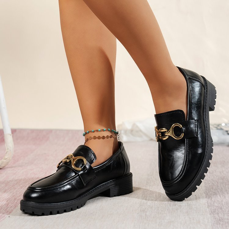 Damen Elegante Mokassins mit modischen Metallakzenten EB