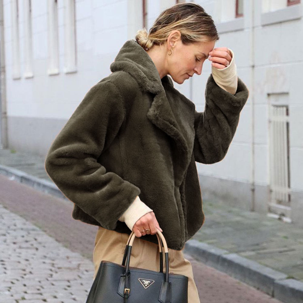 Damen Kuschelige Fleecejacke mit Reverskragen und Seitennaht EB