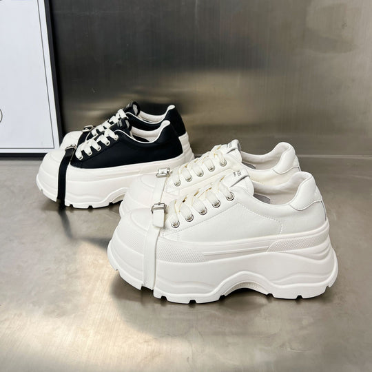 Damen Plateau-Sneaker im sportlichen Design mit verstellbarem Riemen EB
