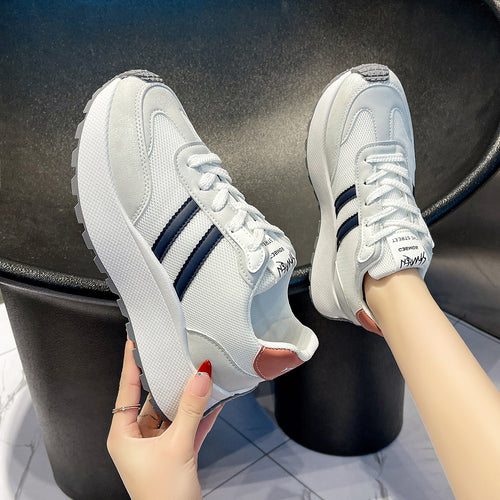 Damen Sportliche Plateausneaker mit atmungsaktiver Mesh-Oberfläche und ergonomischer Dämpfung EB