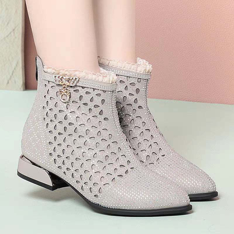 Damen elegante Stiefeletten mit funkelnden Strassdetails und modischem Lochmuster EB