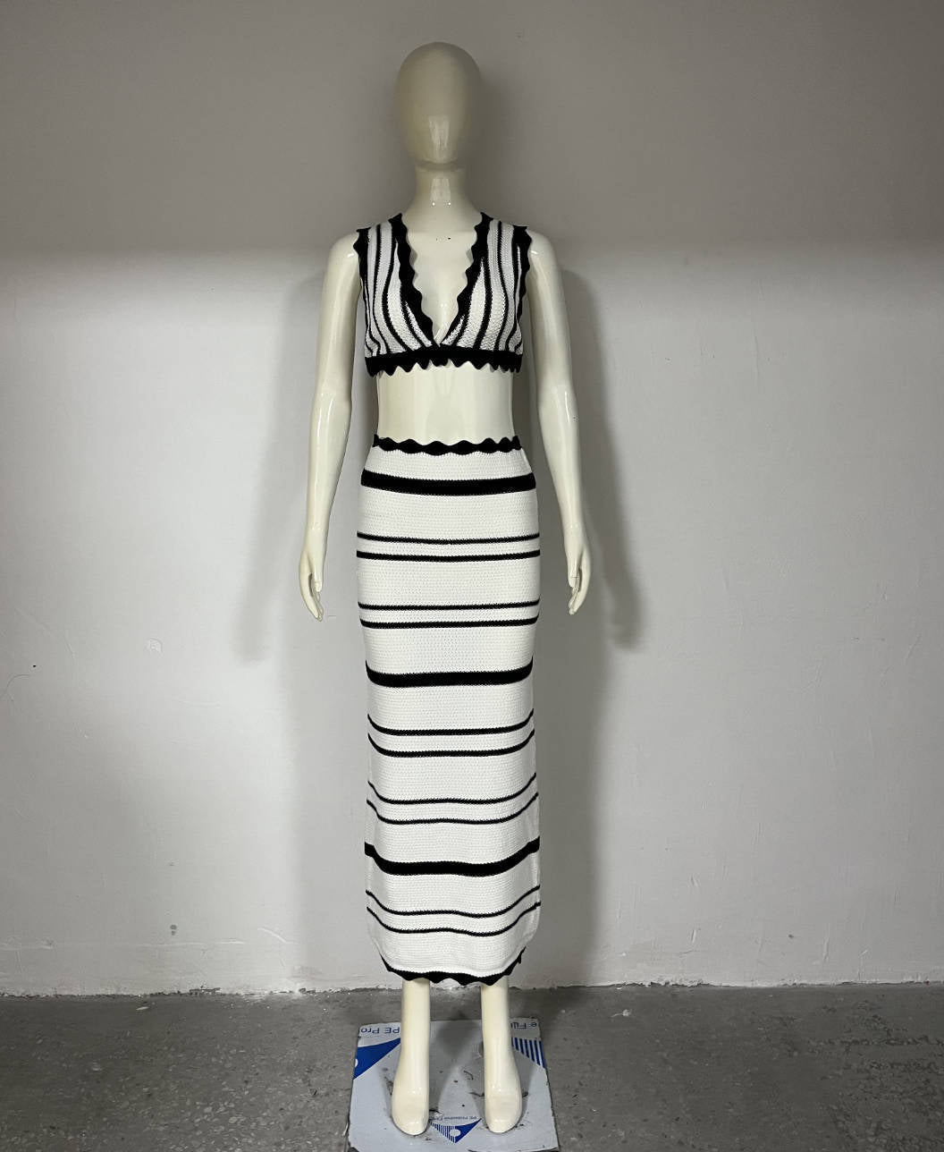 Damen gestricktes Crop-Top und Maxi-Rock Set EB