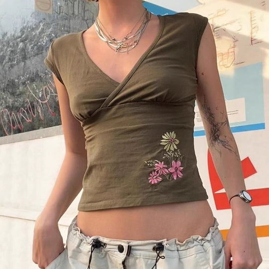 Damen figurbetontes Kurzarm-Shirt mit floralem Stickmuster EB