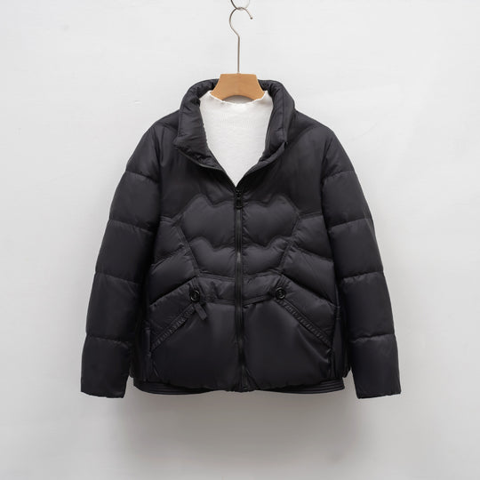 Damen Steppjacke mit dekorativen Knopfdetails und hohem Kragen EB