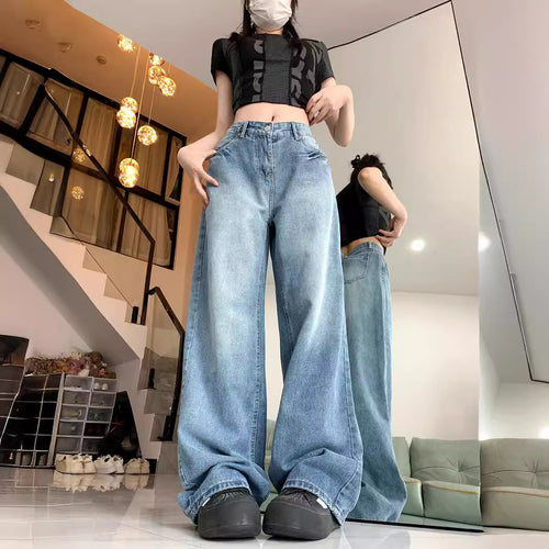 Damen weit geschnittene Mom-Jeans im Vintage-Look mit hohem Bund und modernen Details EB