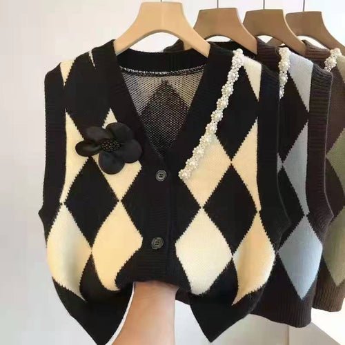 Damen Strickweste mit modernem Rautenmuster und eleganter Knopfdetail EB