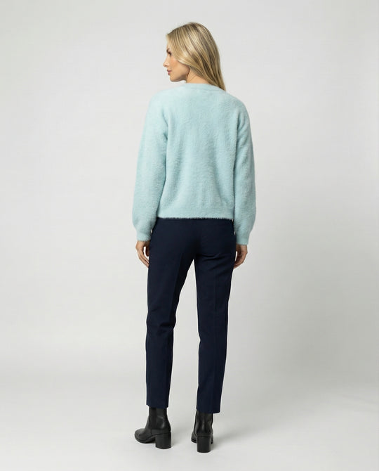 Damen flauschige Kurzstrickjacke im Angora-Optik mit Perlenknöpfen EB