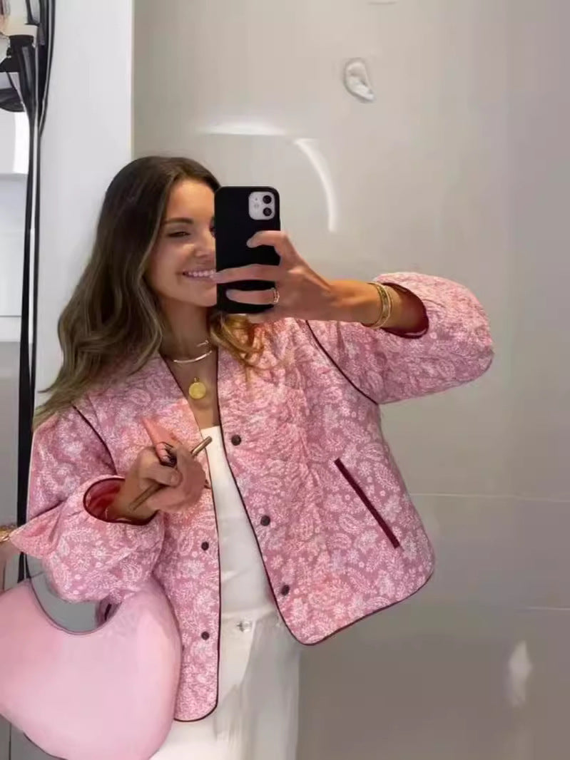 Damen gesteppte Herbstjacke mit einzigartigem floralen Muster und praktischen Taschen EB