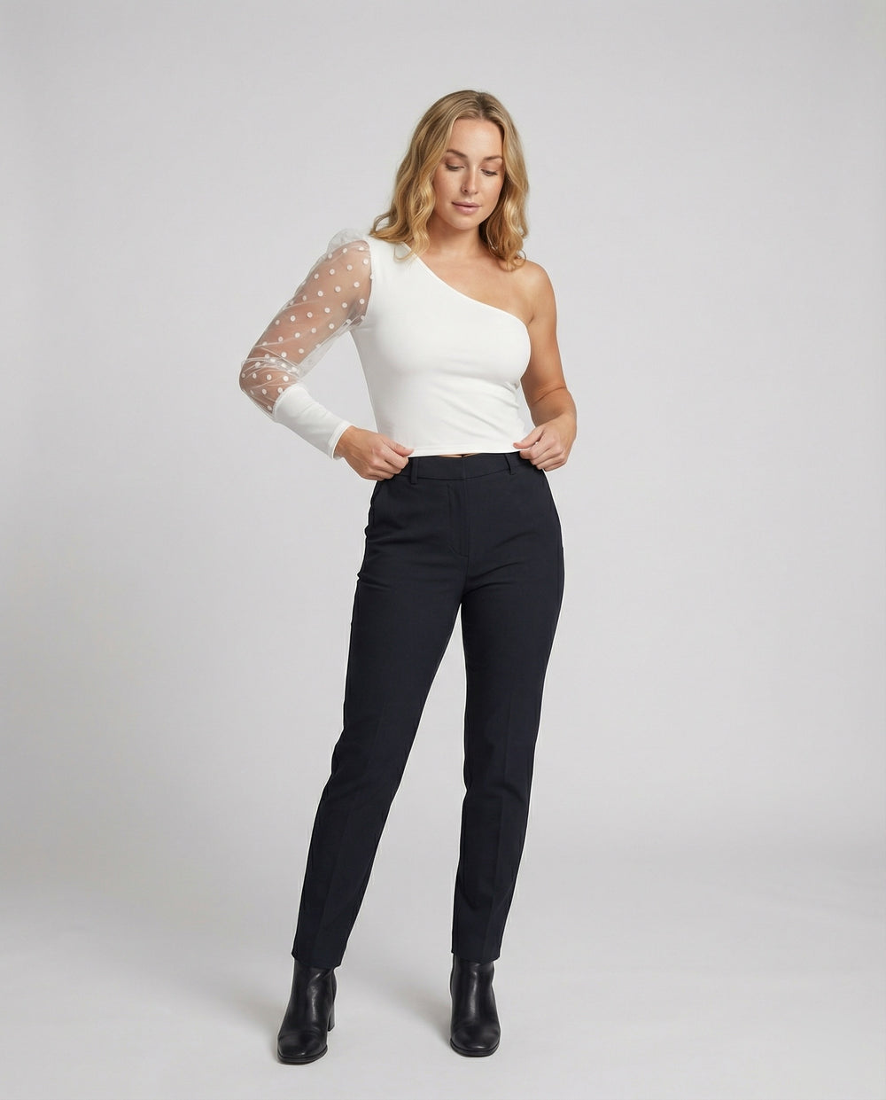 Damen Elegantes Bodysuit mit asymmetrischem Schnitt und transparentem Puffärmel EB