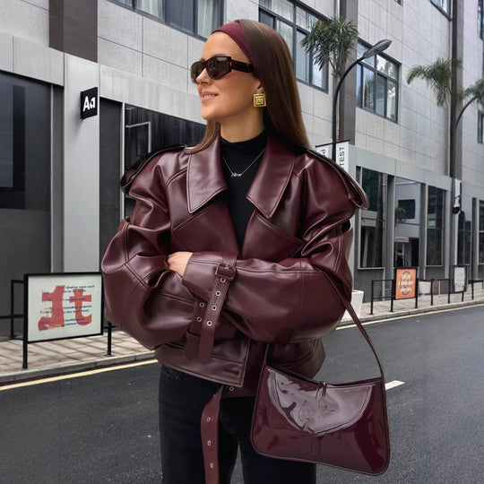 Damen oversized Kunstlederjacke mit statement-Manschetten EB