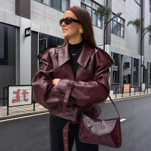 Damen oversized Kunstlederjacke mit statement-Manschetten EB