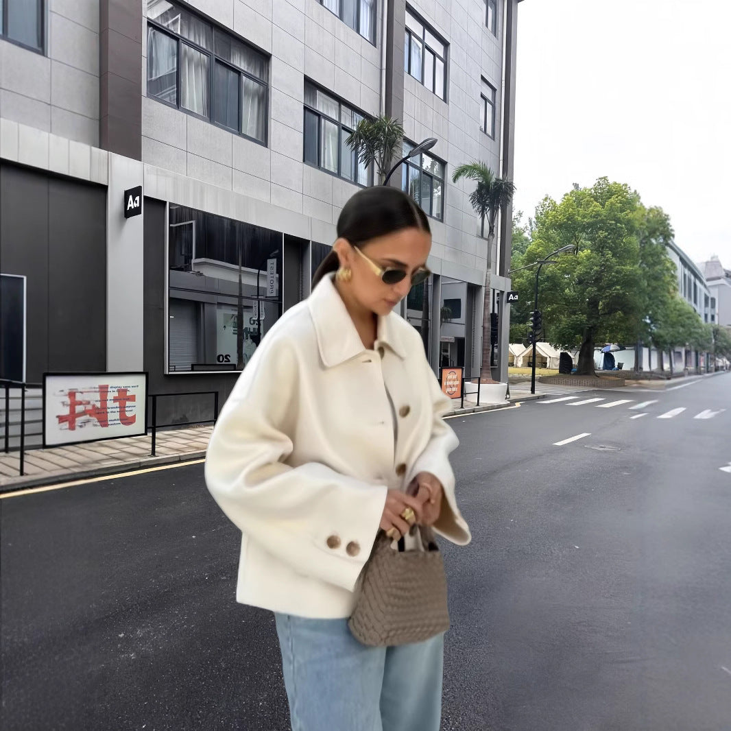 Damen modische Kurzjacke mit eleganten Knopfdetails EB