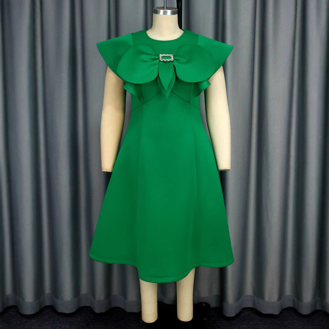 Damen Kleid mit extravagantem Kragen und edlen Details EB