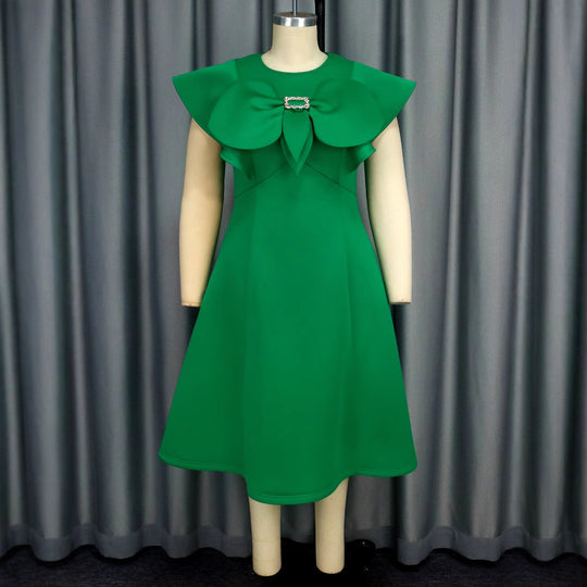 Damen Kleid mit extravagantem Kragen und edlen Details EB