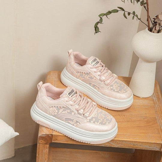 Damen Sneakers mit filigranem Blumenmotiv und gepolsterter Sohle EB
