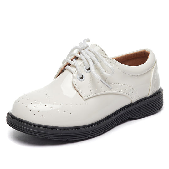 Damen Klassische Lacklederschuhe mit perforierten Details EB