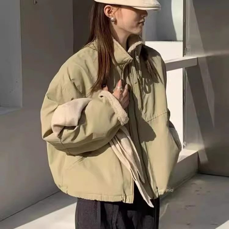 Damen Kurze Oversize Bomberjacke mit Teddyfutter an Bündchen und Stehkragen EB