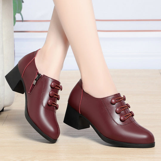 Damen elegante Slipper mit modischem Knopfdetail und komfortablem Blockabsatz EB