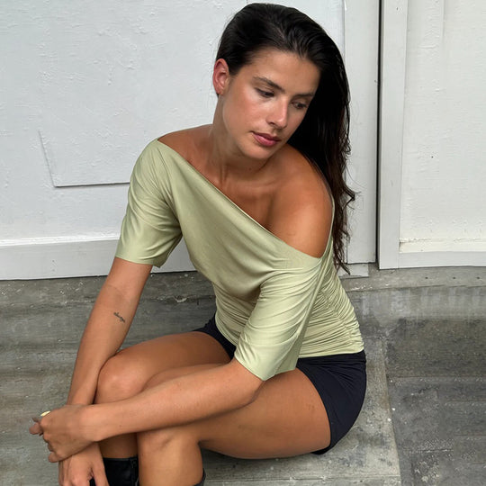 Damen Off-Shoulder Oberteil mit modischer Raffung EB