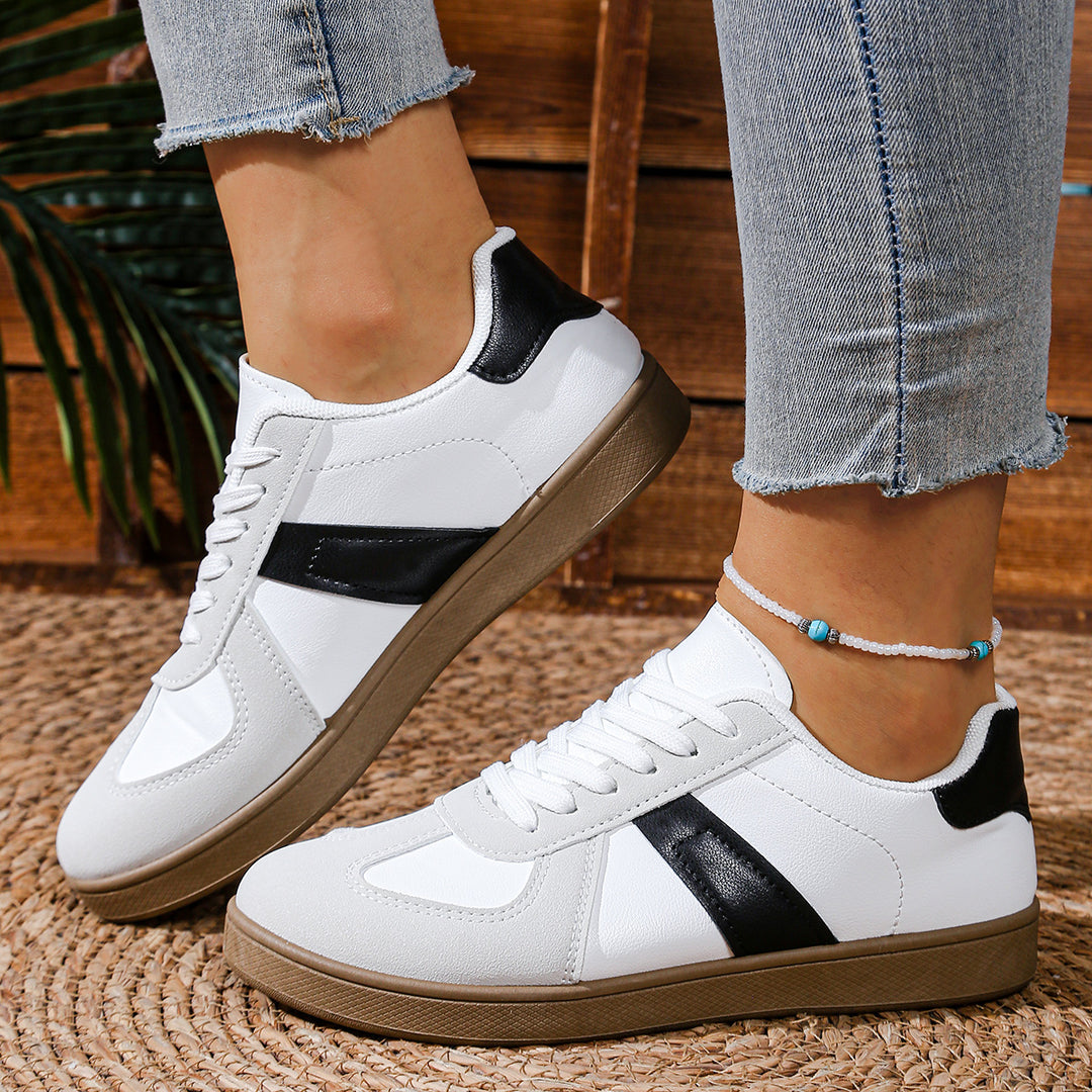 Damen Sneakers mit glänzenden Akzenten und bequemem Fußbett EB