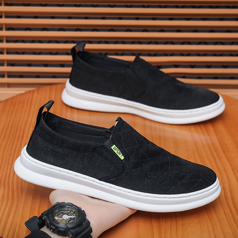 Damen Slip-On Sneakers mit atmungsaktiver Oberflächenstruktur und flexibler Sohle EB