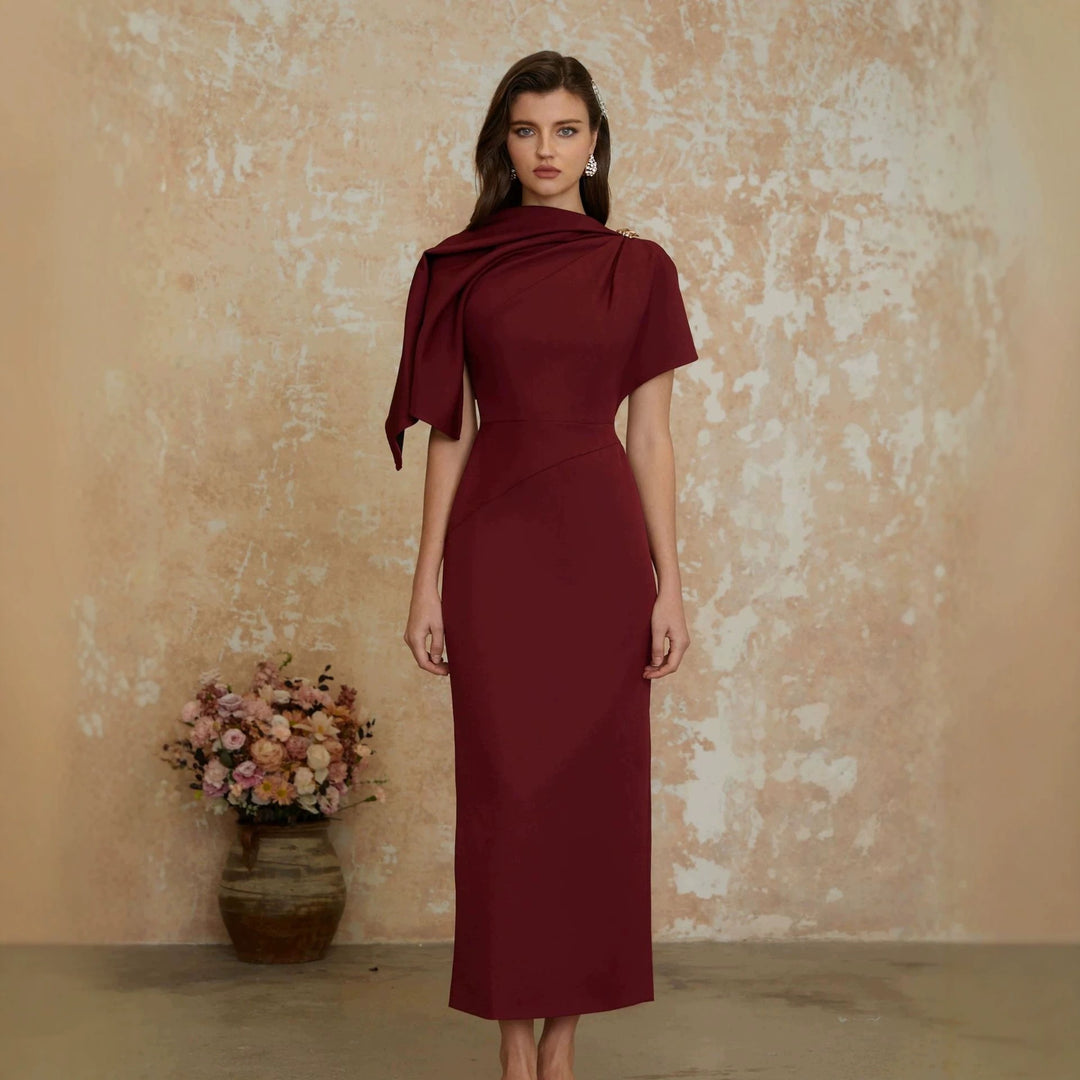 Damen Elegantes Abendkleid mit schulterfreiem Design und raffinierten Drapierungen EB