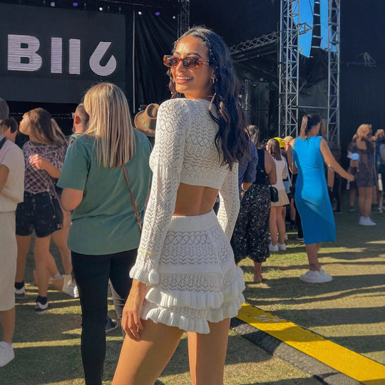 Damen Set mit gehäkeltem Crop-Top und Rüschenshorts EB