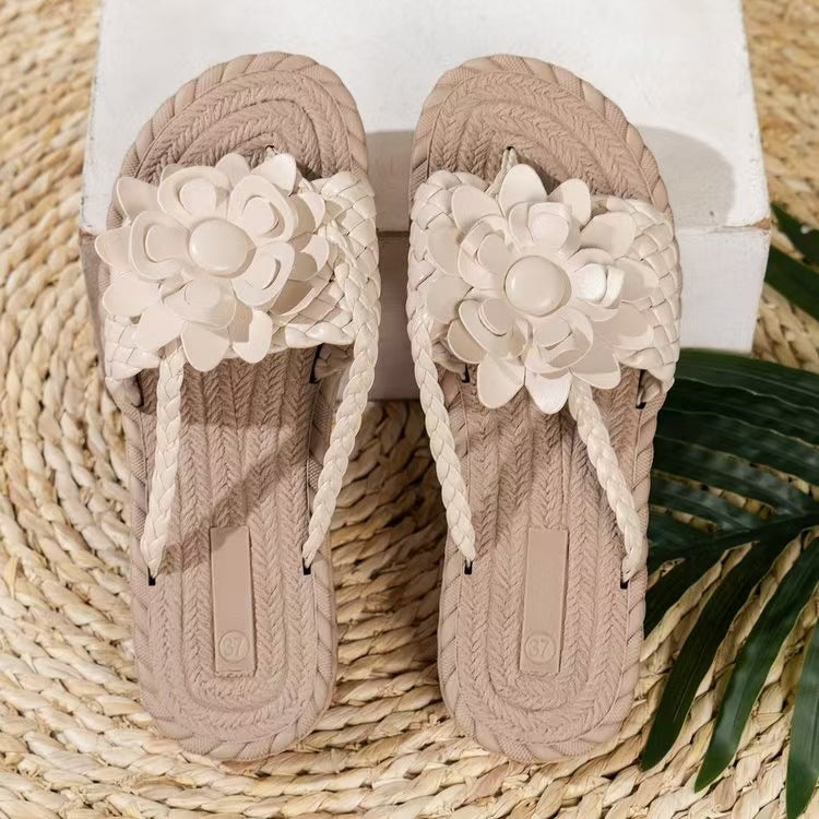 Damen modische Slide-Sandalen mit hochglänzendem Blumendetail EB
