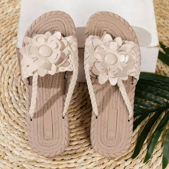 Damen modische Slide-Sandalen mit hochglänzendem Blumendetail EB