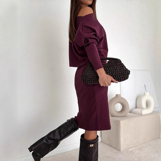 Damen Zweisitiges geripptes Strick-Set mit Off-Shoulder-Oversize-Pullover und tailliertem Midirock mit Seitenschlitz EB