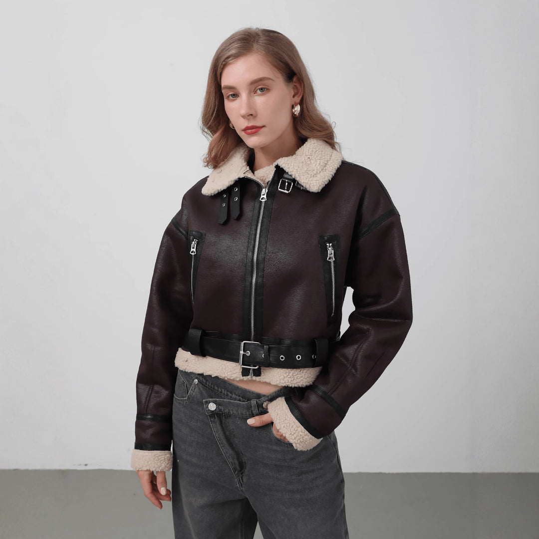 Damen modische Kurzjacke mit Schurwollkragen und Reißverschlusstaschen EB