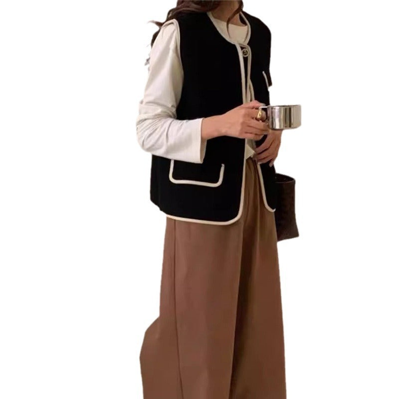 Damen Stilvolle Weste mit kontrastierenden Taschen und Knopfdetails EB