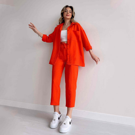 Damen lässige Loungewear-Kombination mit leichtem Leinenhemd und elastischer Hose EB
